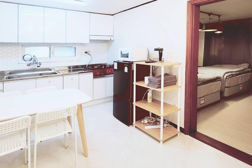 C2 White Linen House 2br Seoul